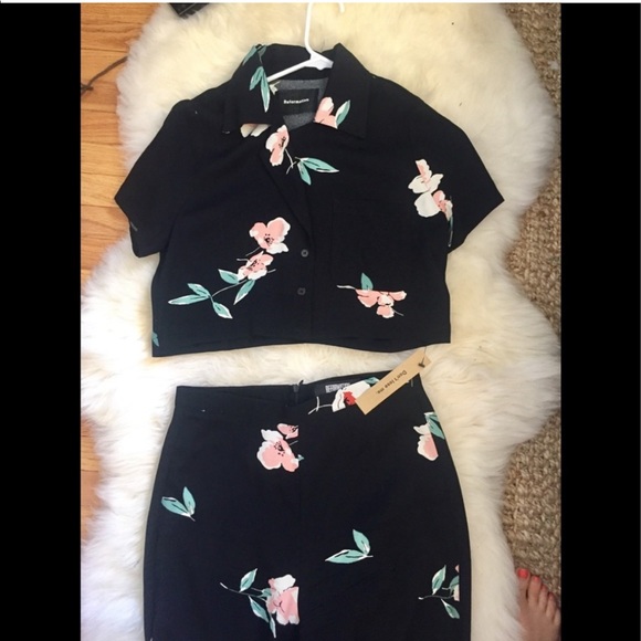 Reformation Copper two piece - Picture 5 of 11